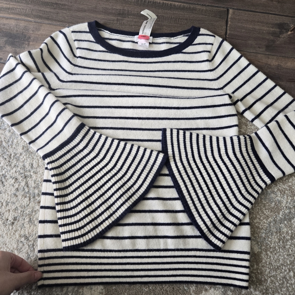Cashmere Club Monaco  Sweater